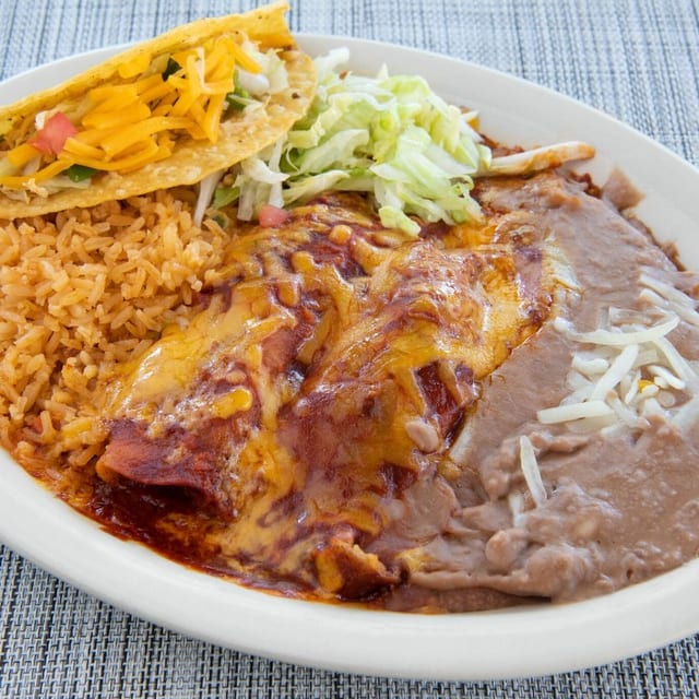 Las Fuentes Plate.